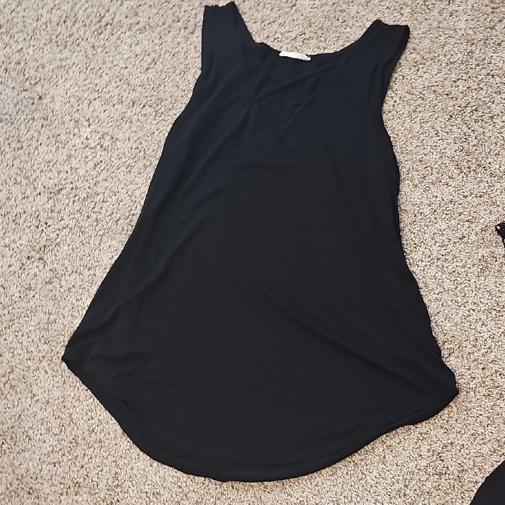 Black Sleeveless Women's Top